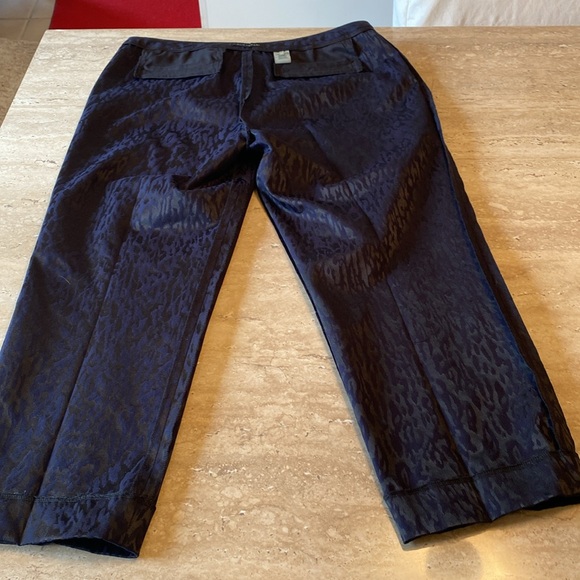 NWOT Elie Tahari Blue on Black fabric, 💯% leather trim, measurements in photos - Picture 15 of 15